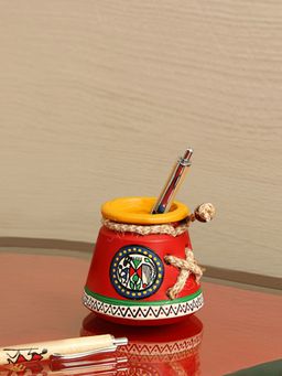 ExclusiveLane - Terracotta Warli Handpainted Pen Stand Knitted Red