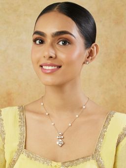 Indinoor - Kundan Pearl Short Jewellery Set
