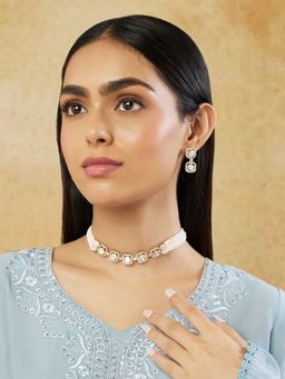 Indinoor - Geometric Gold Kundan Jewellery Set