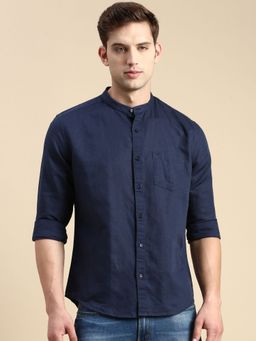SHOWOFFFF - Men Mandarin Collar Navy Blue Slim Fit Solid Shirt