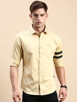 SHOWOFF - Men Spread Collar Yellow Slim Fit Solid Shirt