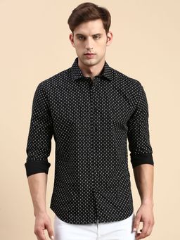 SHOWOFF - Men Spread Collar Black Slim Fit Printed Shirt