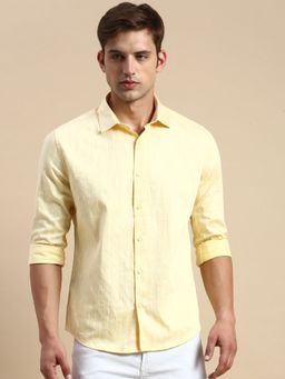 SHOWOFFFF - Men Spread Collar Striped Yellow Slim Fit Shirt