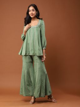 Aarke Ritu Kumar - Green Embellished Ensemble Kurta with Pant (Set of 2)