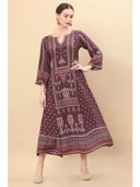Maroon color option, Currently selected