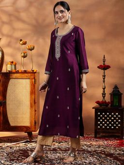 Libas - Burgundy Pull On Three Fourth Sleeves Straight Kurta
