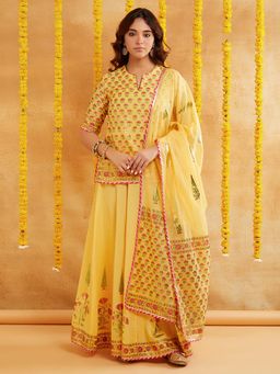 SHAABA CLOTHING - Yellow Chanderi Hand Block Foile Printed Top With Lehenga And Dupatta