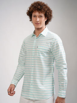 HIGHLANDER - Men White and Blue Slim Fit Horizontal Striped Shirts