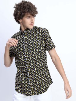 HIGHLANDER - Men Black and Yellow Slim Fit Shirt