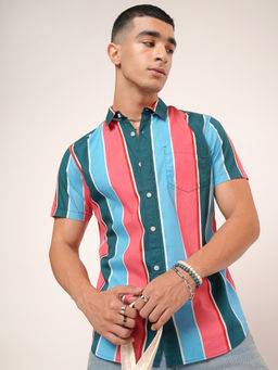 HIGHLANDER - Men Pink and Blue Slim Fit Vertical Stripes Shirts
