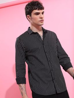 HIGHLANDER - Striped Spread Collar Slim Fit Cotton Casual Shirt
