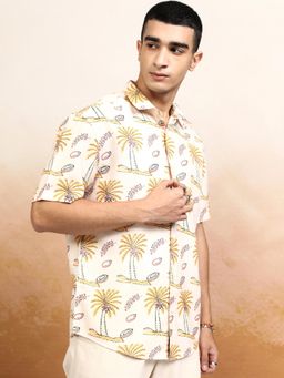 HIGHLANDER - Men Cream Printed Relaxed Shirt