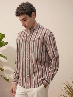 HIGHLANDER - Men Brown Chenille Yarn Striped Mandarina Collar Roll Up Sleeve Casual Relaxed Shirt