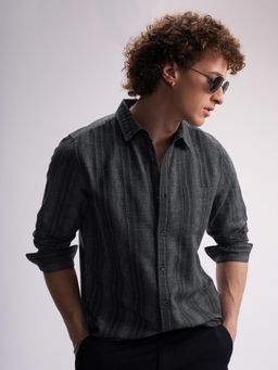 HIGHLANDER - Men Black Herringbone Striped Casual Shirt