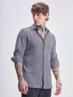 HIGHLANDER - Men Black Popcorn Striped casual Slim Fit Shirt