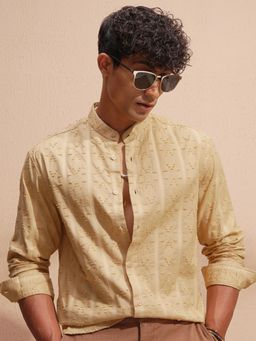 HIGHLANDER - Men Gold Jacquard Textured Solid Mandarin Collar Relaxed Fit Shirt