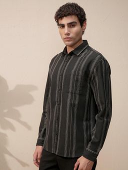 HIGHLANDER - Men Black Dobby Striped Relaxed Shirt
