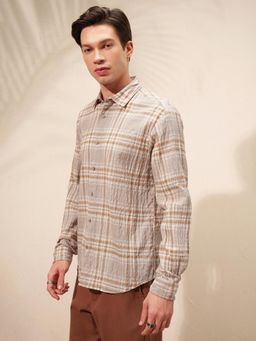 HIGHLANDER - Men Tan Seersucker Checked Relaxed Shirt