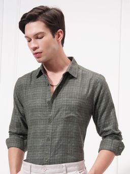 HIGHLANDER - Men Olive Herringbone Checked Casual Slim Fit Shirt