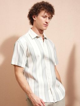 HIGHLANDER - Men White & Green Mini Waffle Dobby Striped Relaxed Shirt