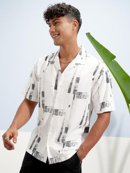 HIGHLANDER - Men White Jacquard Seersucker Textured Relaxed Shirt