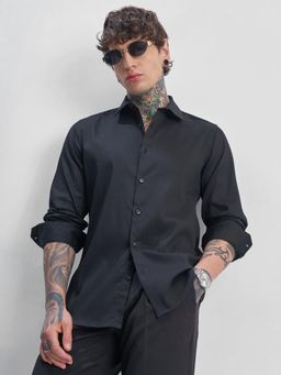 HIGHLANDER - Men Black Textured Slim FiT shirt