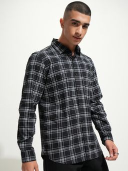 HIGHLANDER - Men Black Regular Fit Shirt