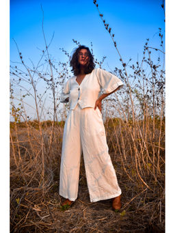 WHY SO BLUE - Women White Solid Lana Co-Ord (Set of 2)