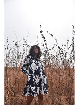 WHY SO BLUE - Women Navy Blue Printed Nala Ruffled Dress