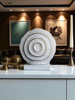 Sun Mun Decors - White & Golden Shell Shaped Vase