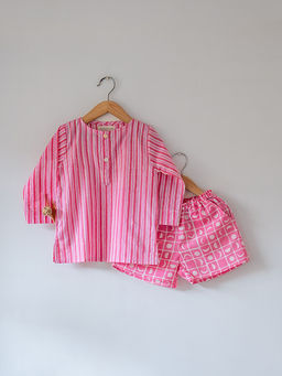Love the world today - Unisex Pink Cotton Stripes Top and Shorts (Set of 2)