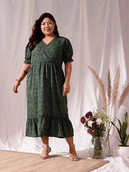 CURVY STREET - Green V Neck Dress