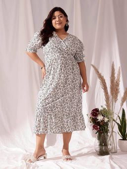CURVY STREET - White V Neck Dress