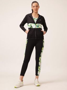 Clovia - Black and Green Printed Comfort-Fit Active Jacket
