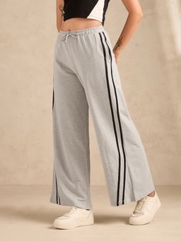 Outzidr - Grey Contrast Stripped Baggy Fit Pant