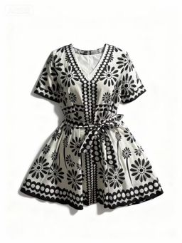 Outzidr - Black Short Sleeve Printed V Neck Mini Dress