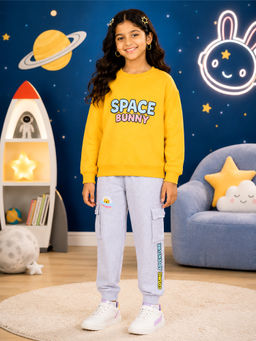KiddoPanti - Yellow Printed Fleece Regular Fit Sweatshirt and Joggers