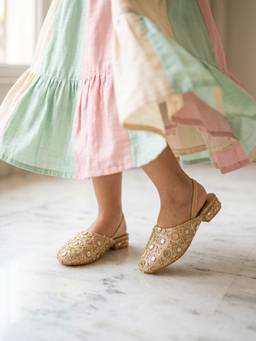 Lil Pitaara - Gold Embellished Zari Jutti Sandals