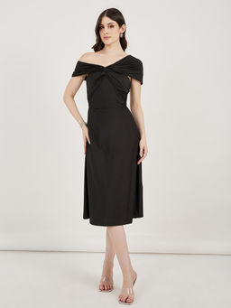 Styli - Women Black Solid Half Sleeves Midi Dress