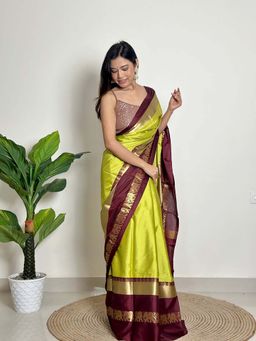 A S CREATION - Women Cotton Silk Green Woven Handloom Saree with Unstitched Blouse