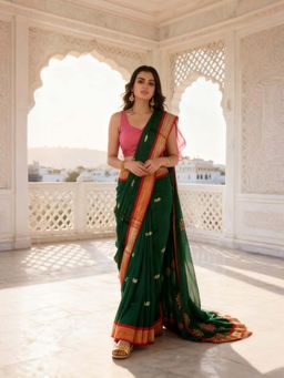 A S CREATION - Women Cotton Silk Green Woven Handloom Saree with Unstitched Blouse