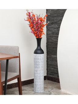 Vedas - V-Paavai Vase