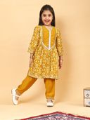 Mustard color option, Currently selected