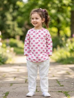 Pankhuri by Priyanka - Pink Elephant Print Kurta and Pyjama