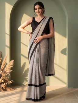 Sareemall - Women White Checks Silk Saree with Unstitched Blouse