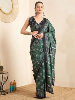 Sareemall - Women Green Printed Crepe Saree with Unstitched Blouse