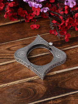 VENI - Silver-Plated Oxidised Kada Bangle