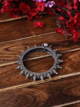 VENI - Silver Plated Bangle Kada