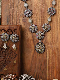 VENI - Silver Plated and Stone Studded Jewellery Set