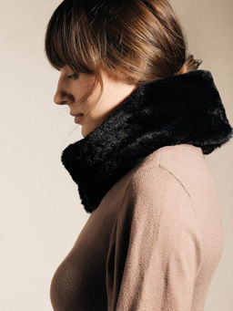 VERO MODA - Women Black Furry Scarf
